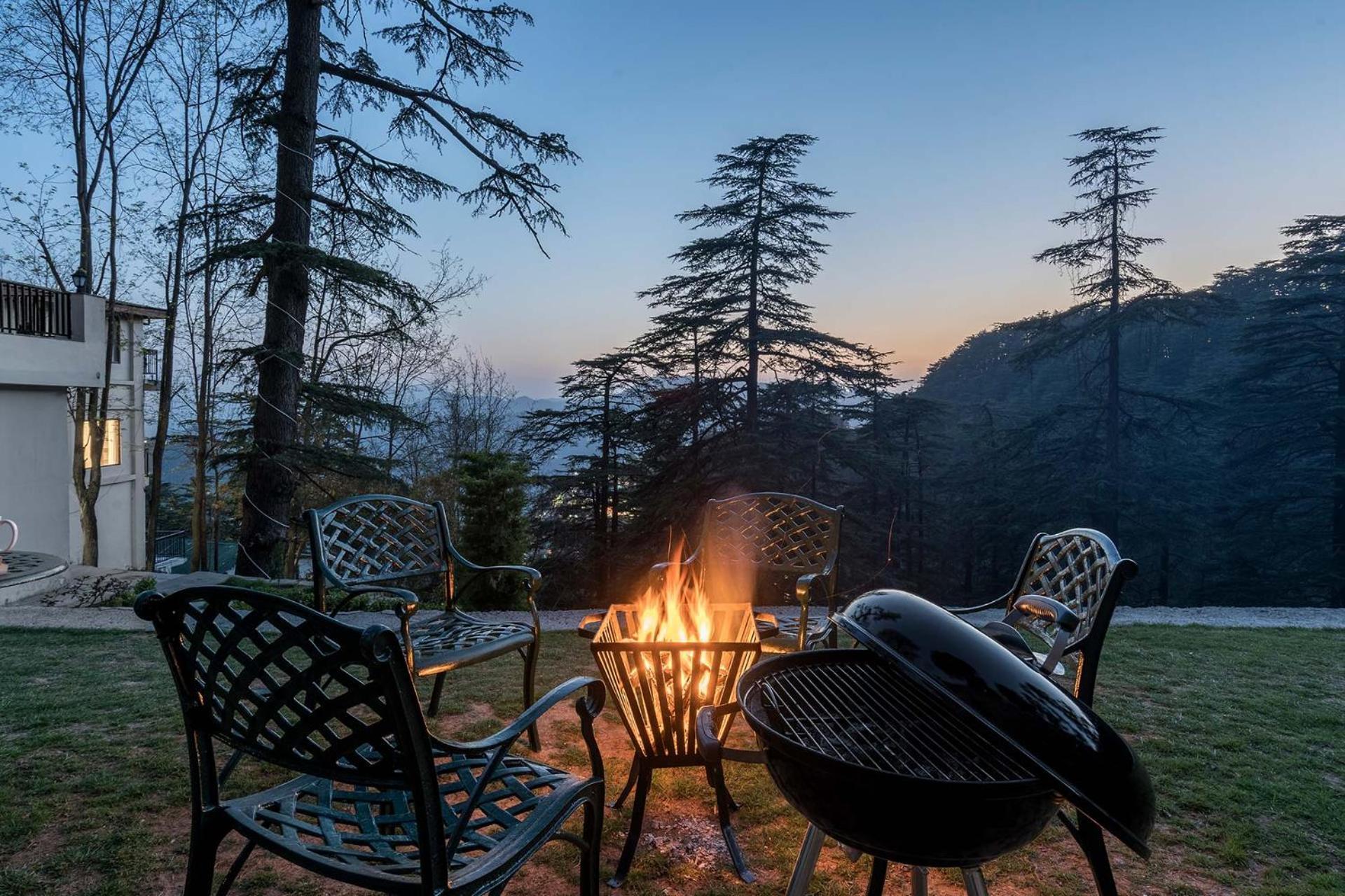 Stayvista At Pine Estate With Outdoor Jacuzzi شيملا المظهر الخارجي الصورة