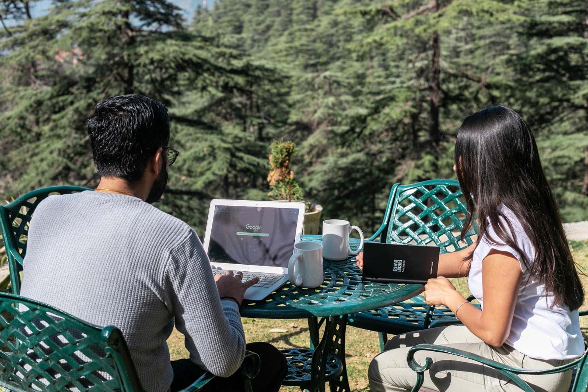 Stayvista At Pine Estate With Outdoor Jacuzzi شيملا المظهر الخارجي الصورة